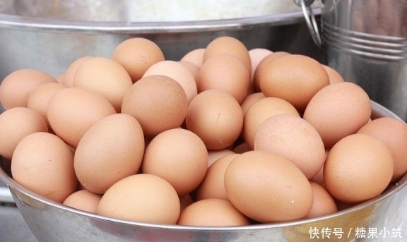 十个女人九个宫寒,鸡蛋加一物,暖宫驱寒排污血,子宫越来越健康