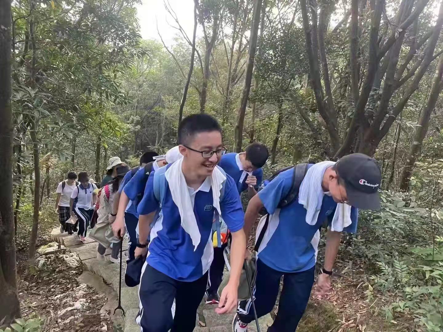 登峰|登峰清“圾”、“画”入太空、寓教于“动”——“双减”后首个寒假见闻