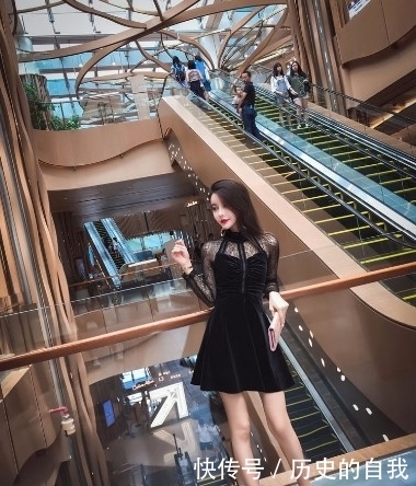 淑女气质,款蕾丝立领,丝绒A字连衣裙穿搭