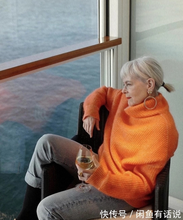 复古色|时尚与年龄无关,80多岁奶奶穿30年前“旧衣”拍照,优雅老去真美