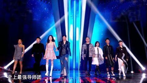 《好聲音2021》三期過后，三位助教已經(jīng)進入狀態(tài)，黃霄云存在感低