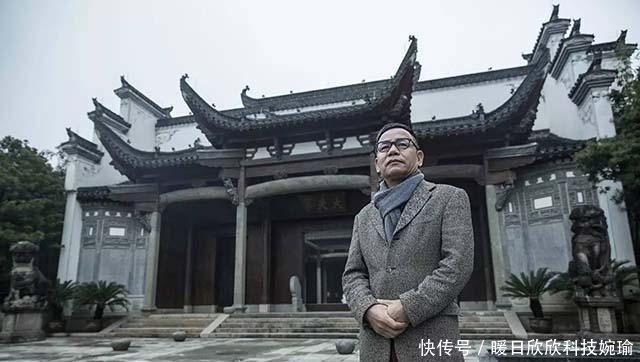 富豪身价7亿,却不好好搞生意,17年来收藏了400多套破旧老房子