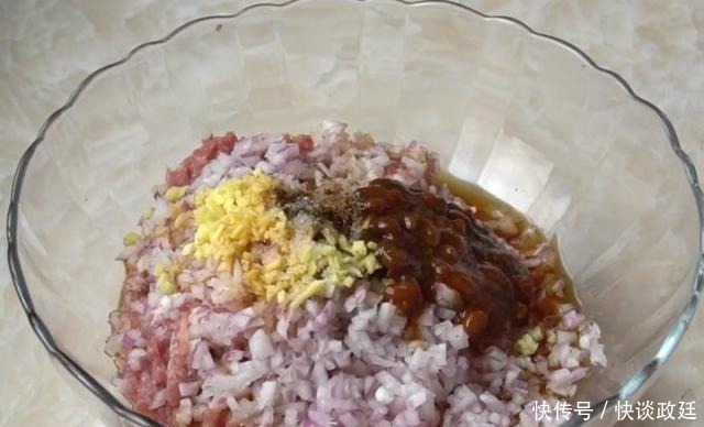  土豆从小吃到大，这吃法还是第一次见，不炒不炖，鲜嫩多汁不油腻