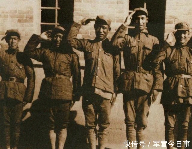 许世友|许世友的勤务兵,四年后升任军政委,成为许世友的顶头上司