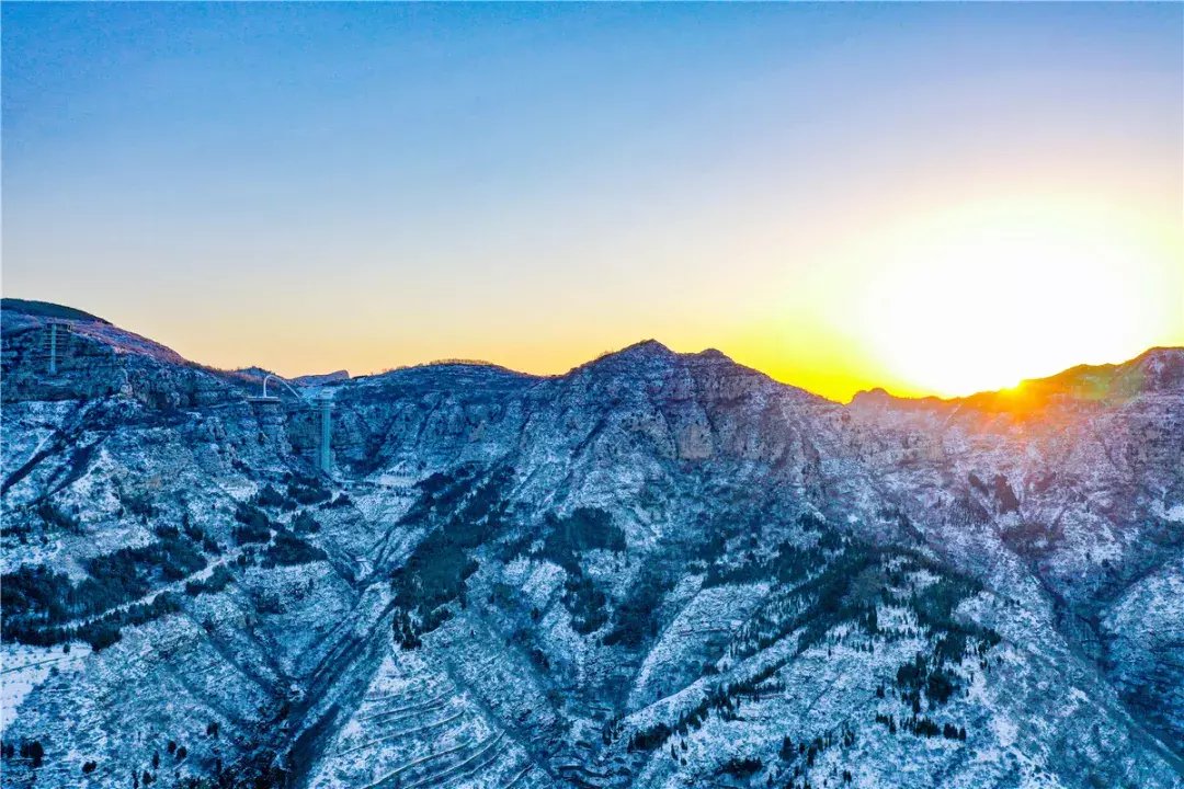 冰瀑节|淄博这里有处绝美冰雪仙境！快来探索“世界的尽头”