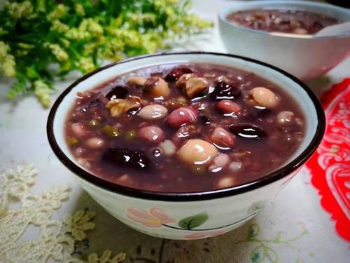  明天腊八节，教你最正宗的腊八粥熬法，香甜软糯喝不够，省时省力