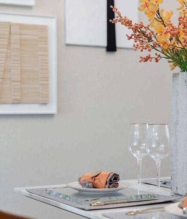 轻奢|大平层的现代轻奢风设计高级灰碰上爱马仕橙的惊艳!