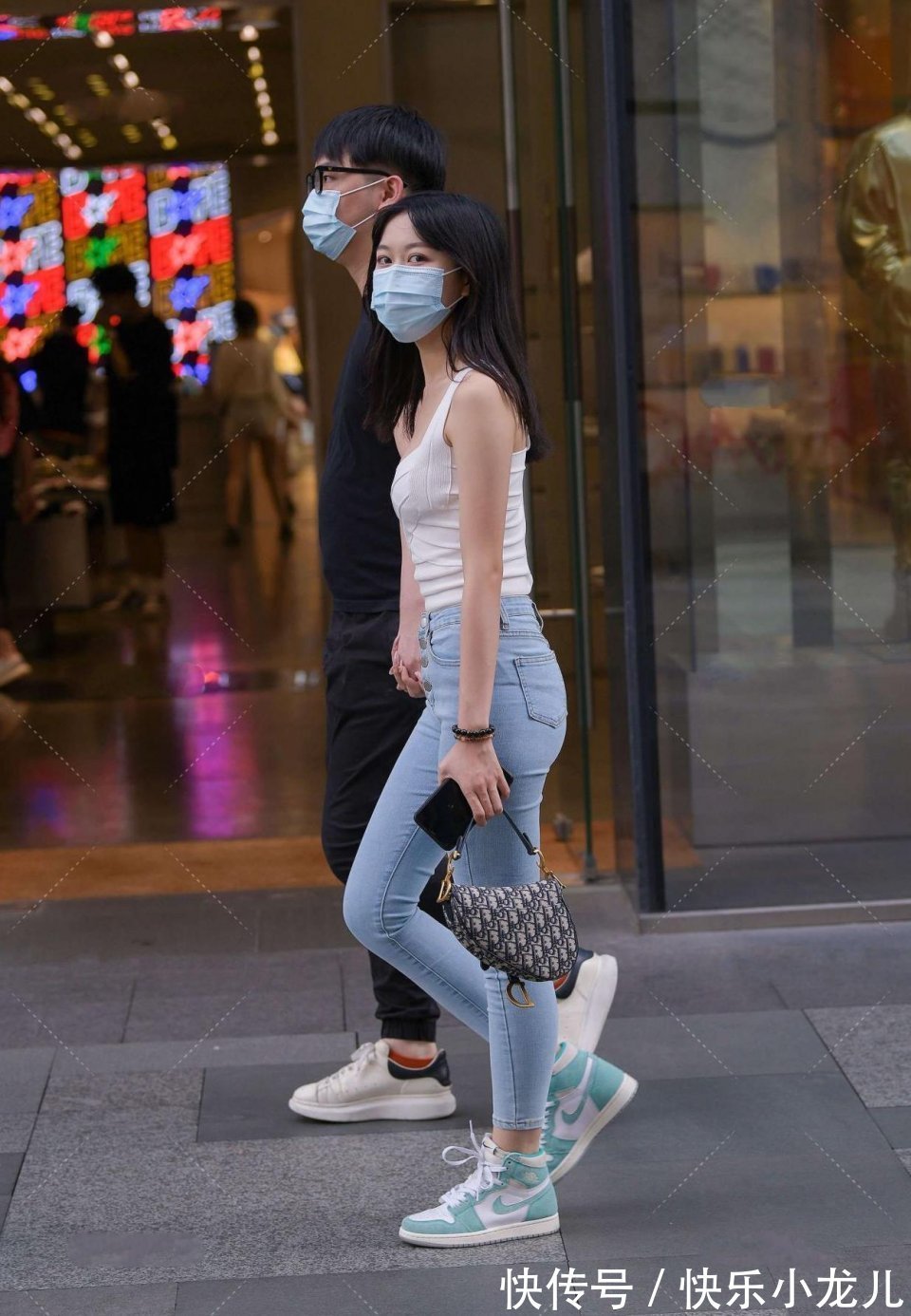 抗过敏性|越看越有味道的辣妈,身材干瘦不显胖,越看越有富贵阔太味