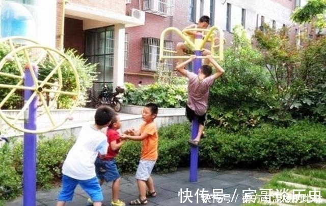 样学样|儿子被子被偷,宝妈在单元楼门口贴条,句句戳中要害不带一个脏字