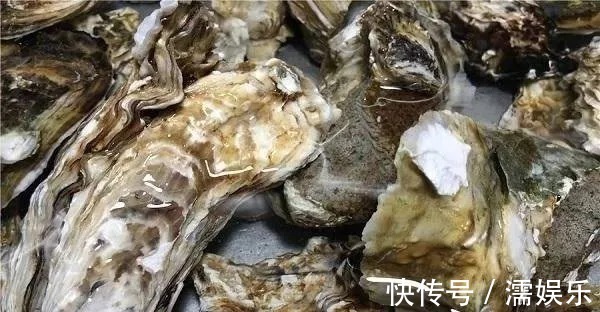 黑色素|告诉大家：为啥白头发会越长越多？医生：你以为是老了，其实是缺了两种营养