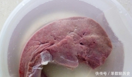 腥味|炒猪肝时,直接下锅是大错,多加一步,猪肝鲜嫩无腥味,特别香!