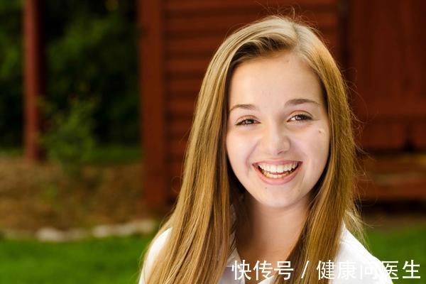 例假|11岁来例假是不是早熟?正常月经来临年龄段是多少,家长要关心