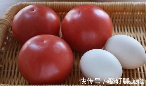 西红柿加2个鸡蛋,这样做连吃一周都不腻,无油无水,好吃又健康