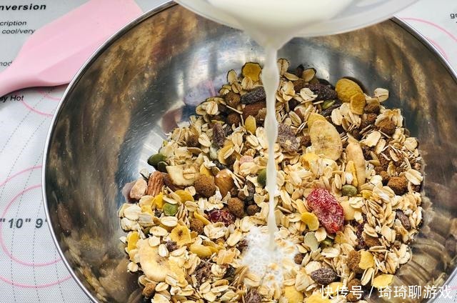 燕麦也能做饼干教你做红糖燕麦饼干,嘎嘣脆像酥糖