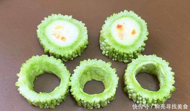 夏天到了，多给家人吃这道蒸菜，清爽开胃又解暑，营养好吃不上火！