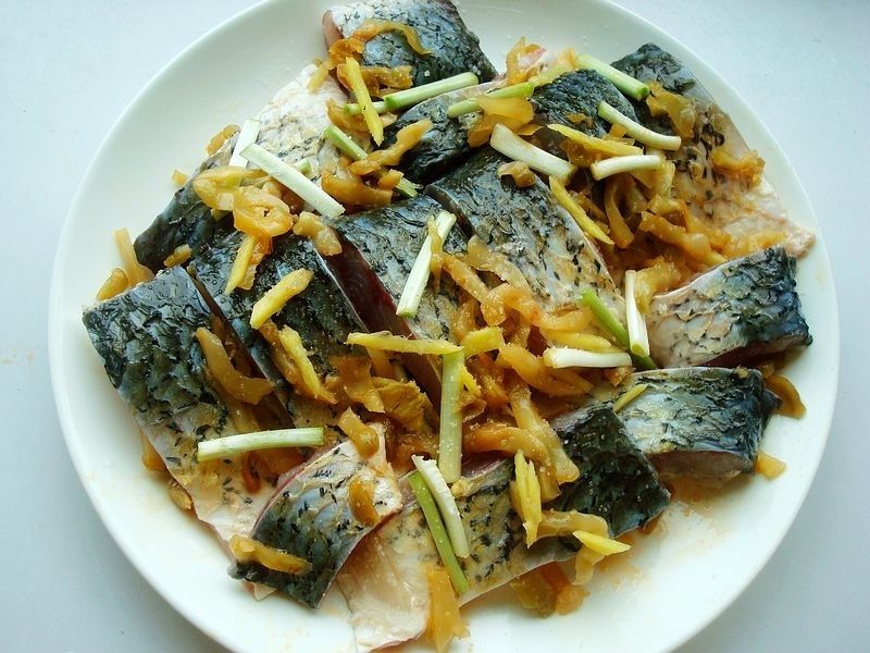 榨菜不要直接吃了，和它搭配蒸，肉质鲜嫩又入味，零厨艺都会