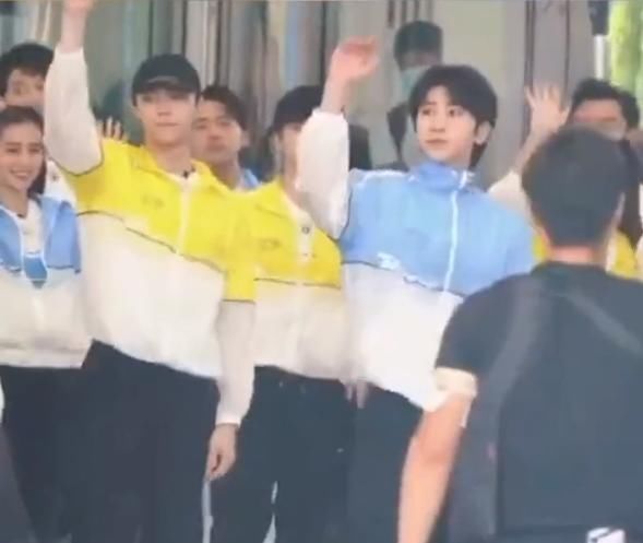 滤镜|22岁蔡徐坤遇上20岁陈立农，没了十级滤镜，两岁年龄差成亮点