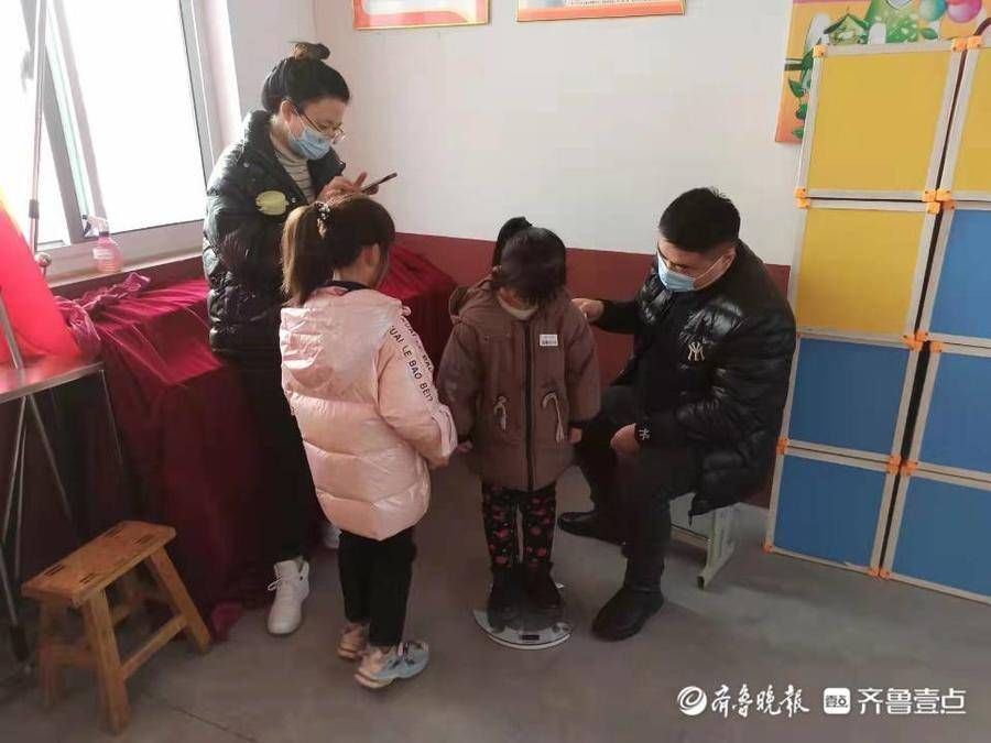 道口铺街|道口铺街道中心学校陈化屯小学组织学生进行健康体检