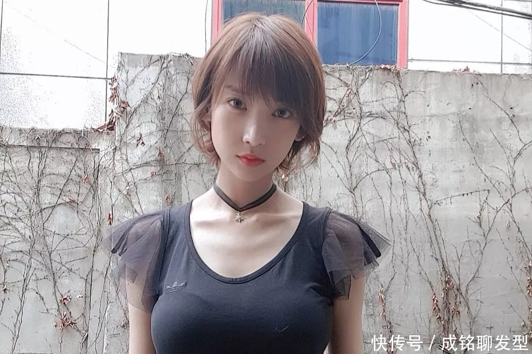 长脸最适合的9款短发，简约时尚好打理，精致优雅又有女人味