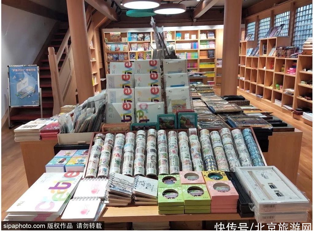 涵芬楼|一场雨，一杯茶，一本书，一盏灯