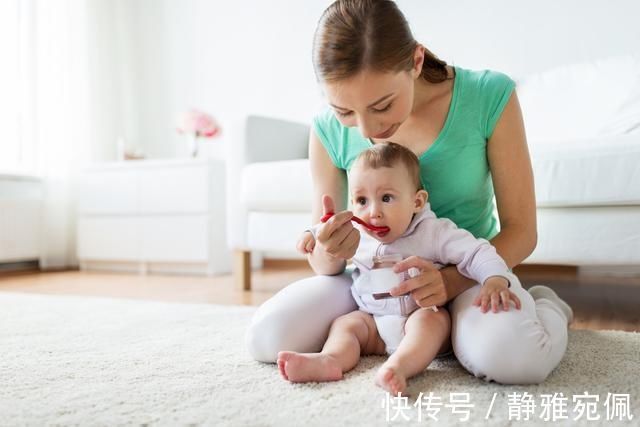 食物|孩子几时吃大人饭？妈妈：七个月奶奶给娃吃腊肉，觉得娃肥才营养