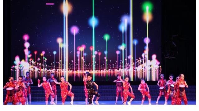 網(wǎng)傳2022年春晚語(yǔ)言類節(jié)目，已經(jīng)通過兩次審查，你們最期待誰(shuí)？