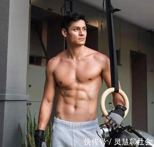 熟男|亦静亦动的成熟型男,岁月给他的不只是沧桑,还有质感精壮的肌肉