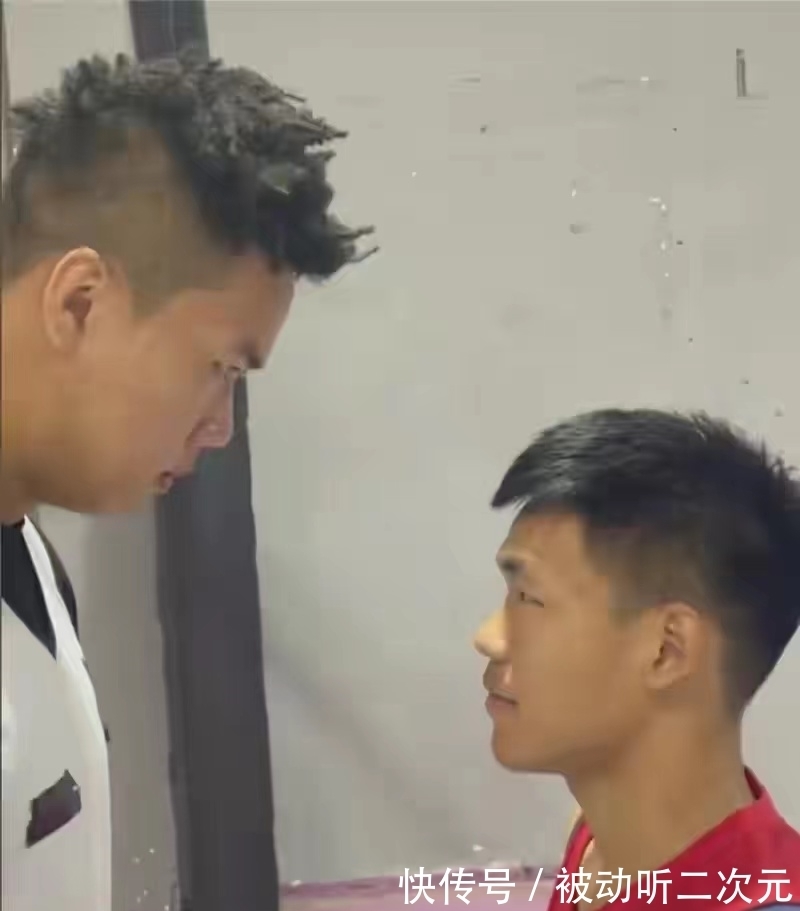 吴勇豪碾压农村国宝,离谱比分出人意料!直呼:再也不碰篮球了