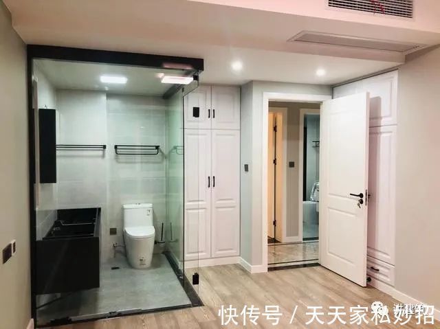 屋主|花了八个月完工,效果很漂亮,主卧设计透明玻璃卫生间,看了眼红
