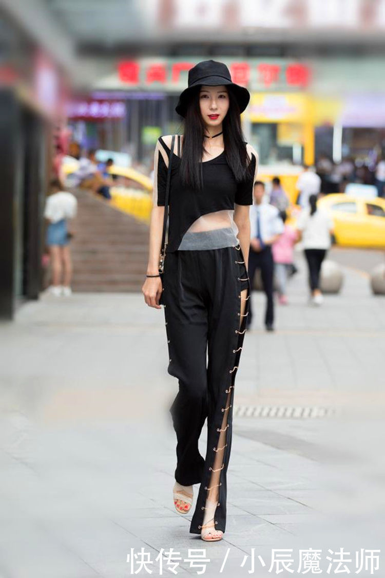 活力|青春又靓丽的打底裤小姐姐穿出活力气质,将完美身材展露无遗