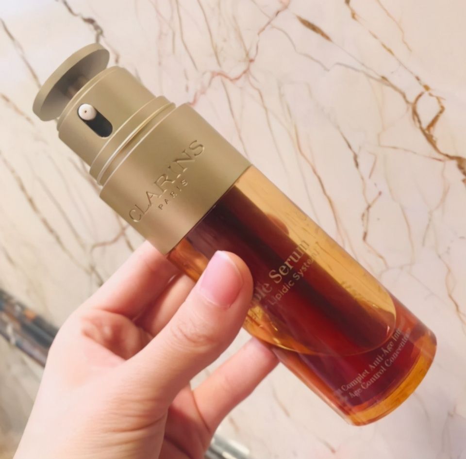 好用的精华液推荐：有效抵抗衰老，让皮肤恢复紧致，弹润，细滑