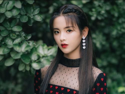 楊迪|楊超越玩游戲大哭，楊迪輸了被人抬起，綜藝節目的底線何在？