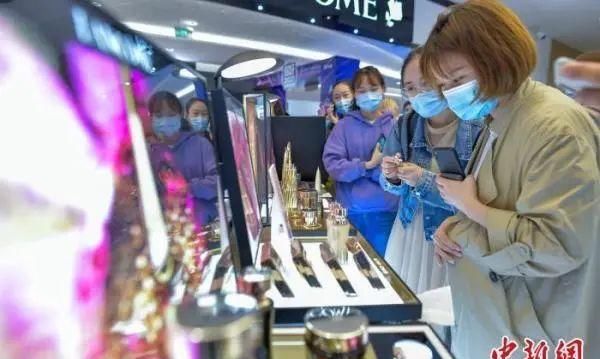 31岁女子整形后智力变1岁婴儿……“容貌焦虑”该叫停了！