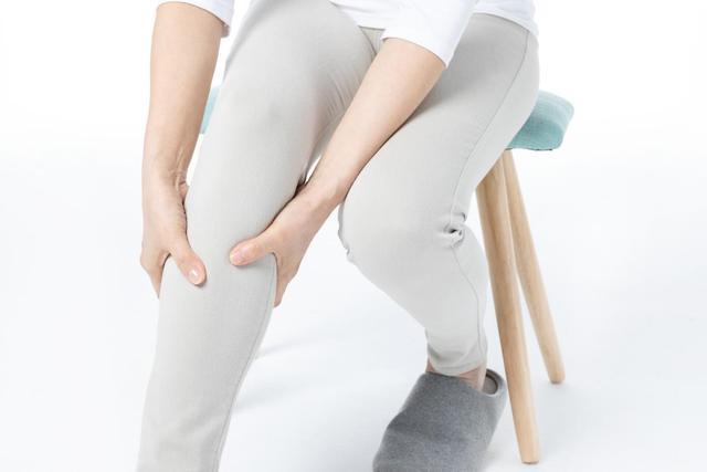 下肢|为啥女人到了50多岁，容易出现下肢无力医生告诉您原因和对策