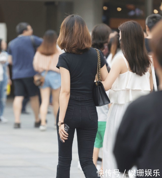 腿长 嫌天气太闷热,把裤脚“撕开”透透气,腿长就是任性吗