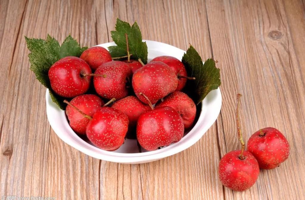 胎儿|孕妈妈们小心哦~这4种水果尽量不要碰，影响宝宝发育！