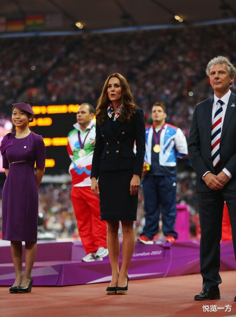 王妃|冬天围巾如何搭配?看凯特王妃围巾搭出温暖气场