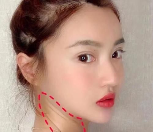 20岁的女生如果有这几个特征，看起来会很显老，就算占一个也会