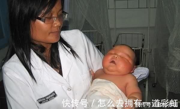 糖尿病|41岁高龄产妇竟产下17斤巨婴, 巨宝宝胃口更是大得让人咂舌