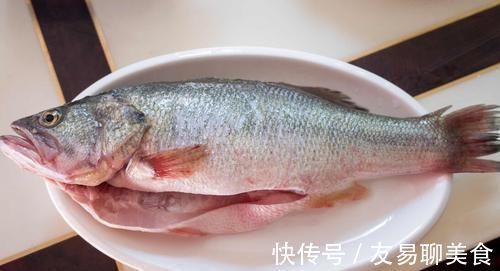 腥味|做清蒸鱼,加盐去腥是大错特错,这样做才好吃,肉质鲜嫩没腥味