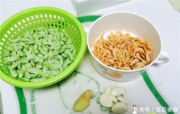 干虾做法,百吃不厌,我隔三差五做一次,鲜香嫩滑,吃完还想吃
