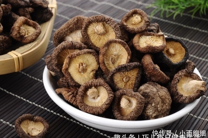 偏偏|香菇和此物一起吃,就是找不自在,偏偏很多人喜欢如此吃