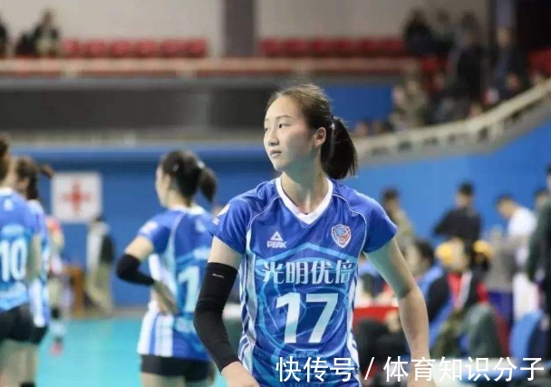 主攻|1米8女排黑马主攻突围!意外成李盈莹最佳搭档,主攻人选大变动