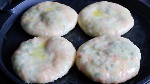 烙饼要软和面是关键,掌握这几点,家常饼个个柔软好吃,凉了不硬