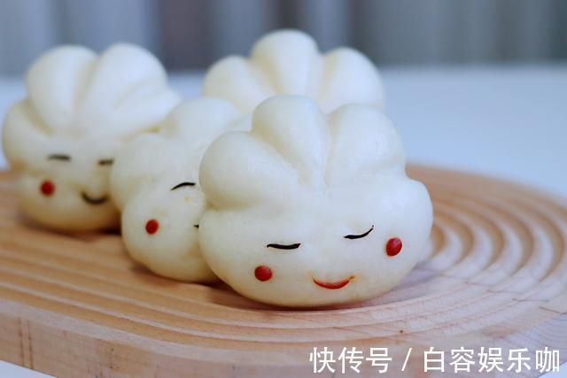 蒸制|80岁奶奶教我:馒头要想松软白胖又光滑,这2点很重要,涨知识