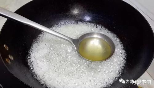 大米扔进滚烫的油锅里,5秒瞬间变美食,吃一口就爱上了,真的太好吃了