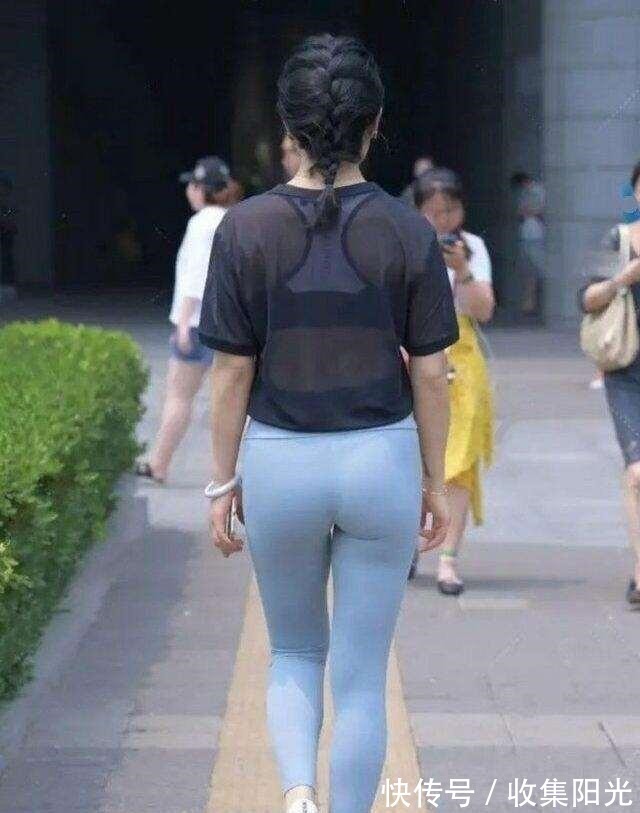色系 灰色打底裤搭配性感紫色上衣，走在时尚的前沿，更是火热无比！