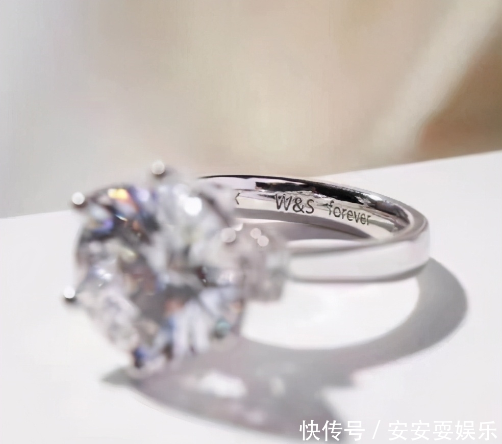 伟德bv1946官网-小天才Z5