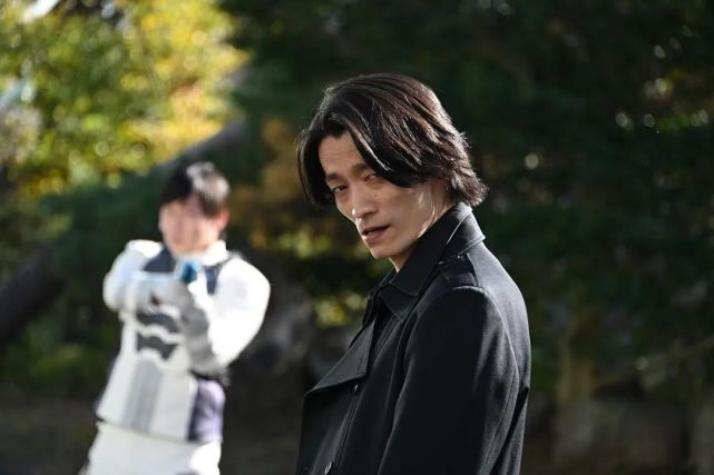 五十岚|假面骑士Revice第16话预告来袭,女王要变身了