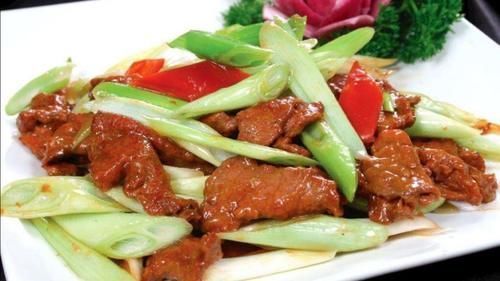 炒菜50年大厨不管炒什么菜，出锅放10克“它”，立刻又香又入味